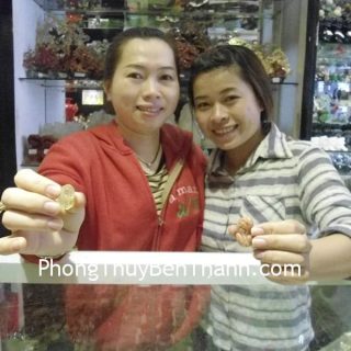 Chị Kiều Trinh - khách hàng mua Tỳ hưu tam thể S934 và Tỳ hưu thạch anh vàng S764
