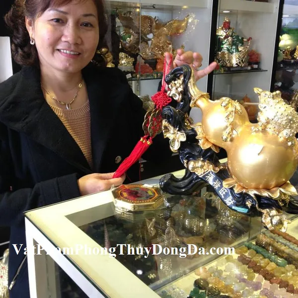 Cô Hằng - khách hàng mua hồ lô, xâu tiền mai hoa