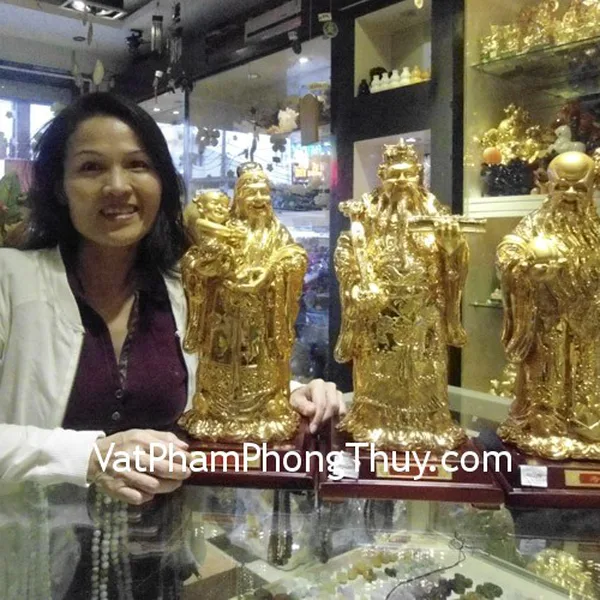 Chị Quyên - khách hàng mua tam đa vàng lớn H228G