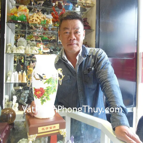 Anh Hiếu - khách hàng mua bình ngọc mẫu đơn H476G