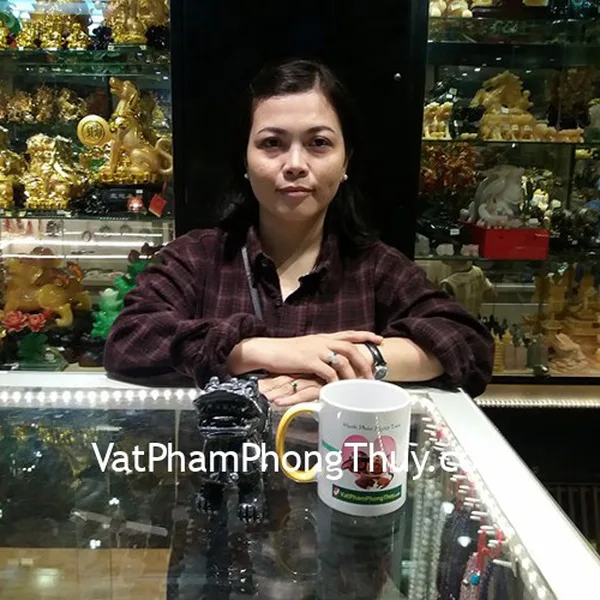 Cô Năm - Khách hàng mua Tỳ hưu bắc kinh đen trung BKD-M