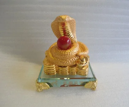 Rắn vàng kim, bắp cải, đế thủy tinh- Tọa hưởng bách tài (lớn) E093