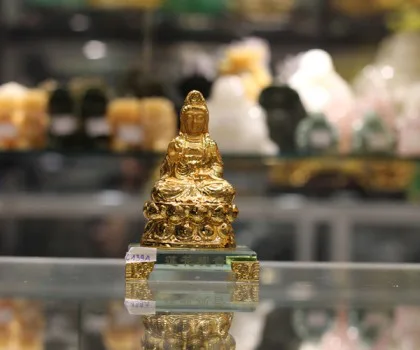Phật quan âm vàng đế thủy tinh nhỏ - Liên hoa quan âm FC139A