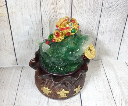 Thiềm thừ xanh ngọc thần tài trên đế gỗ xoay túi tiền trung - Chiêu Tài Kim Thiềm FLN095