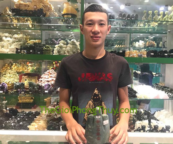 Anh Long-Khách hàng mua núi Lam ngọc FGM045.