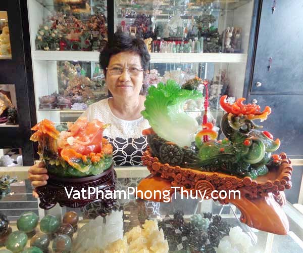 Cô Minh - khách hàng mua Tỳ hưu  tài lộc xanh kéo cải K112M, Thiềm thừ cam quanh mẫu đơn đế xoay K130M