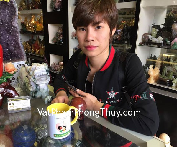 Chị Thúy - khách hàng mua quả cầu HM161-2020