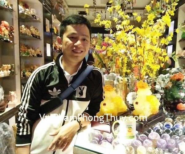 Anh Thanh -Khách hàng mua tượng Tỳ Hưu lưu ly ngọc vàng đuôi có xâu tiền ngũ đế G168A