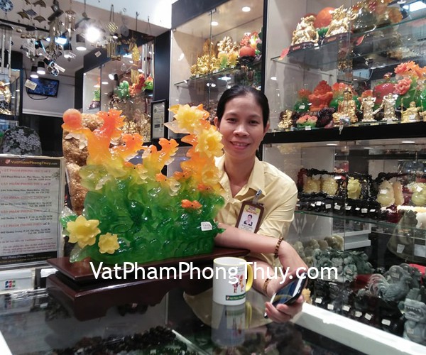Chị Thanh-khách hàng mua tượng bát mã xanh bên mẫu đơn H312G