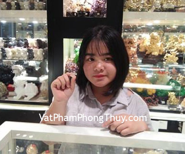 Chị Minh - khách hàng mua mặt nhẫn mẫu đơn thạch anh tím S6061