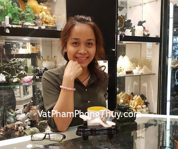 Chị Vy - khách hàng mua Chuỗi thạch anh hồng Madcarca A+ S6658-S3-2703, ấn rồng lam ngọc GM035 và gậy như ý bạch ngọc HM084