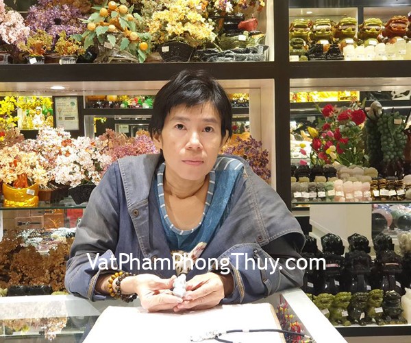 Chị Yến - khách hàng mua mặt tỳ hưu phỉ thúy S6898