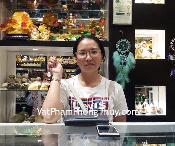 Chị Ngân - khách hàng mua mặt hồ ly thạch anh trắng S6496