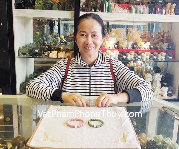 Cô Liên - khách hàng mua Chuỗi thạch anh hồng Madagasca S6744-S4-825, Chuỗi phỉ thúy xanh S6780