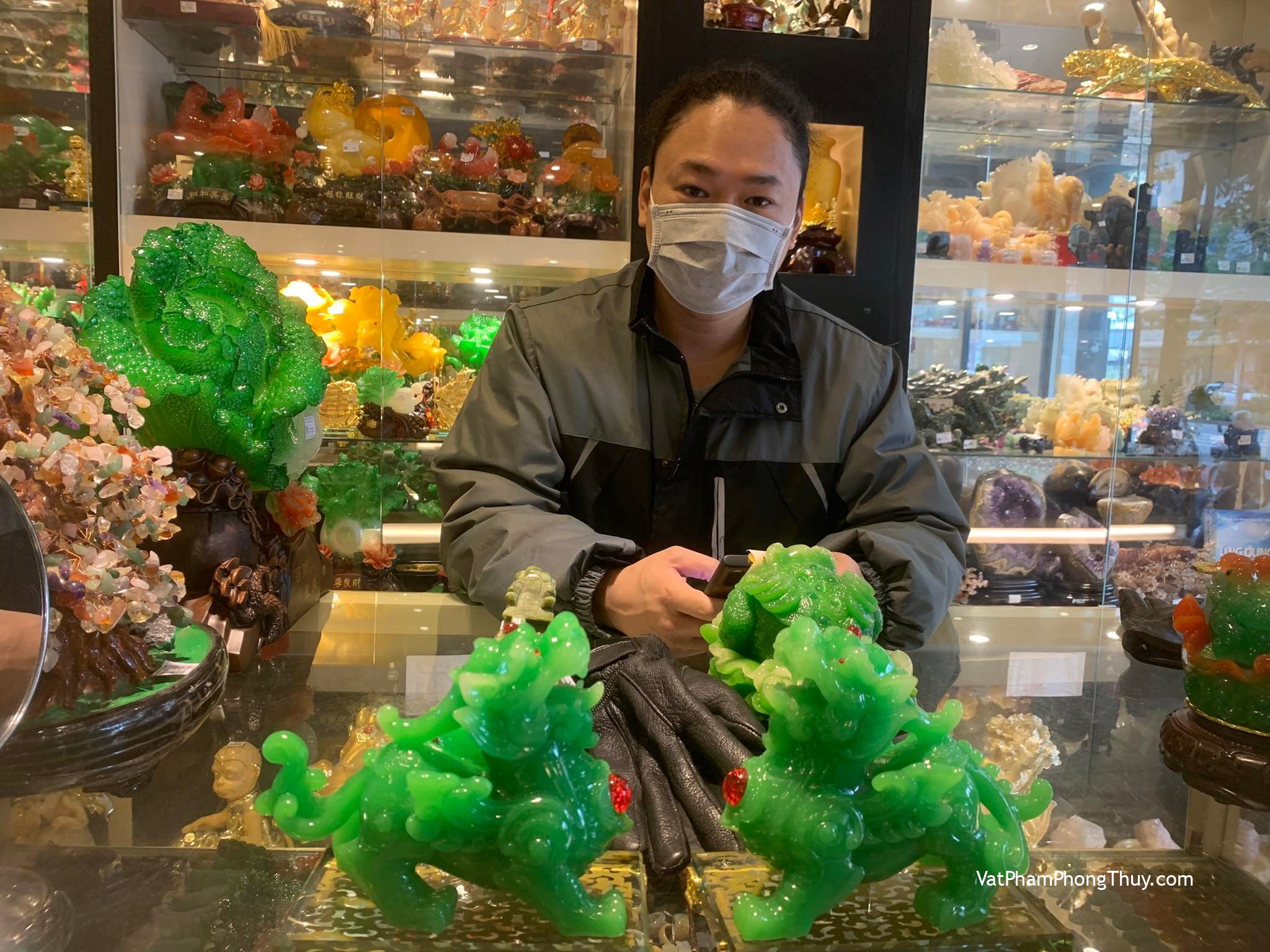 Chị Linh - Khách hàng mua Cặp tỳ hưu xanh ngọc ngực hồng  LN057,	Thiềm thừ xanh ngọc trên mẫu đơn LN098 và Long quy lam ngọc GM180.