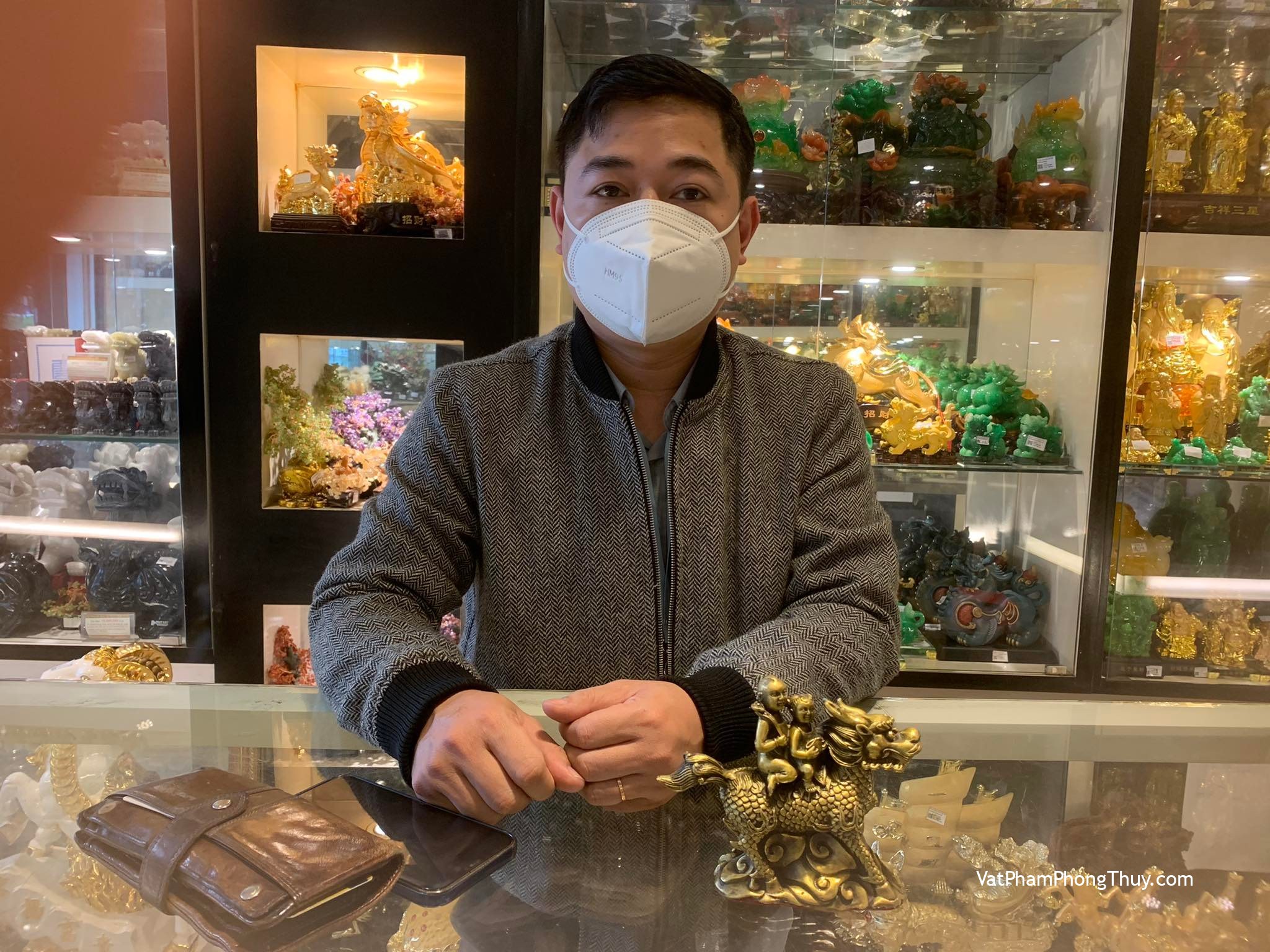 Anh Hùng - Khách hàng mua Kỳ lân cõng con D203 và Chuông gió bát quái 5 chuông CG1203.